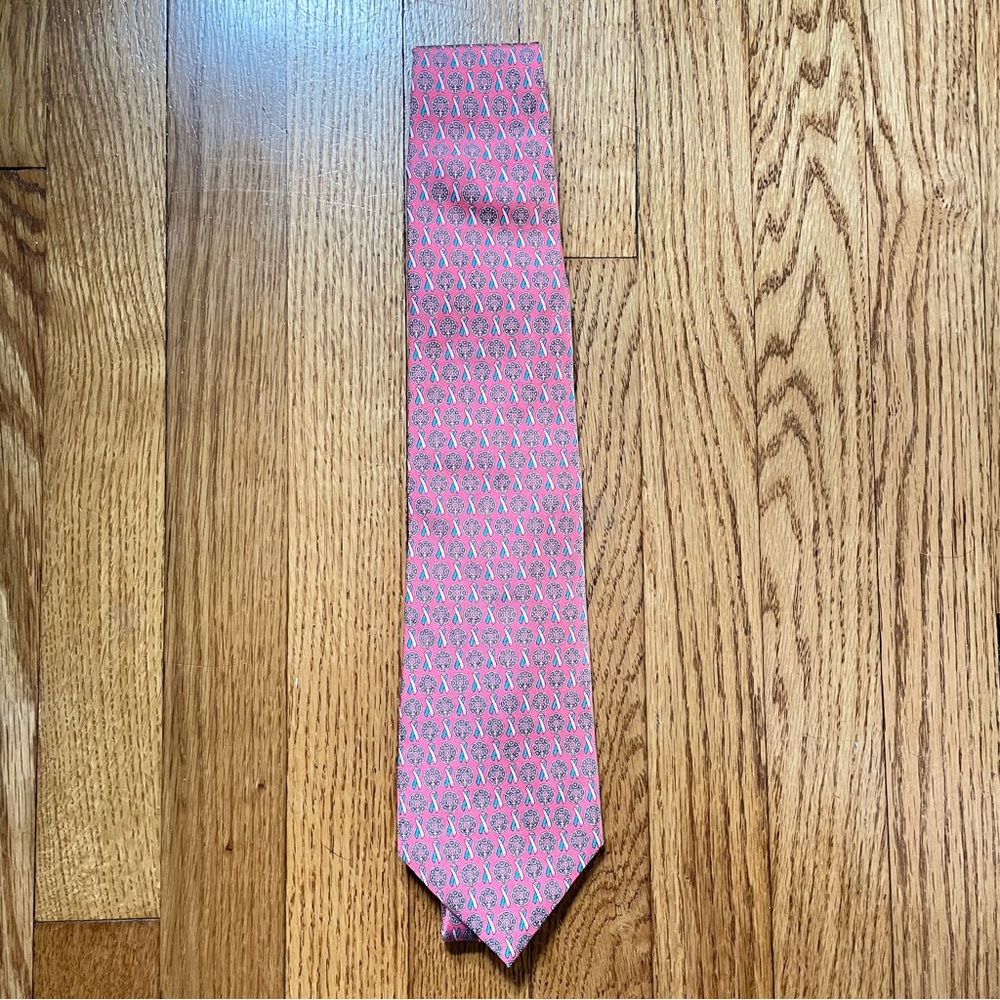 Vineyard Vines Breast Cancer Tie